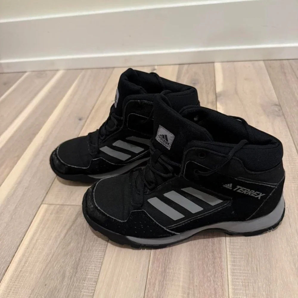Adidas Terrex black hiking boots Sz 4.5 y #hiking #outdoor